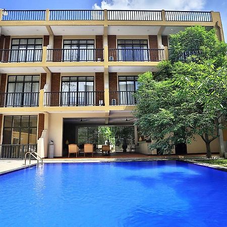 Lily'S Resort Habarana Exterior photo