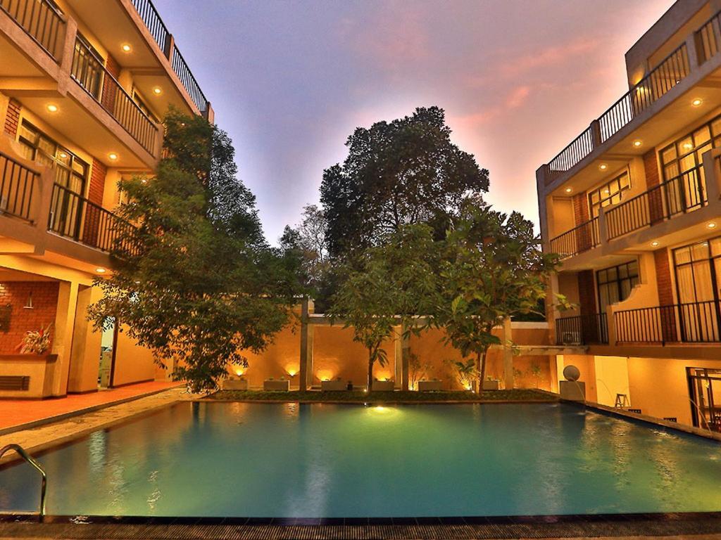 Lily'S Resort Habarana Exterior photo